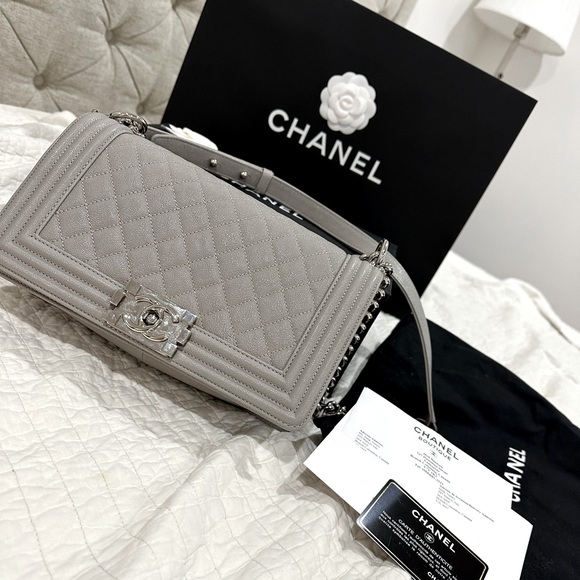 Chanel medium old boy bag(2019) - Picture 2 of 15